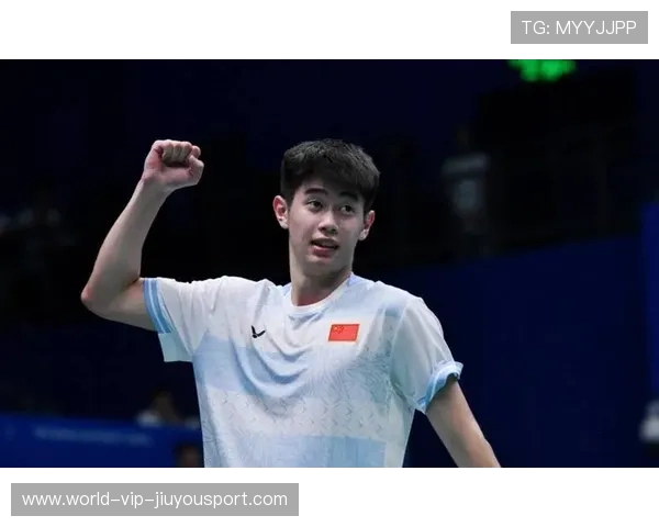 羽毛球亚团赛董天尧开局连得分，线路压到边线