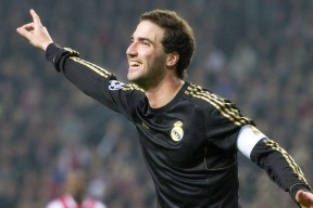 JIU YOU GAME-争议：阿莫林当选英超10月最佳主帅，英超十大巨星